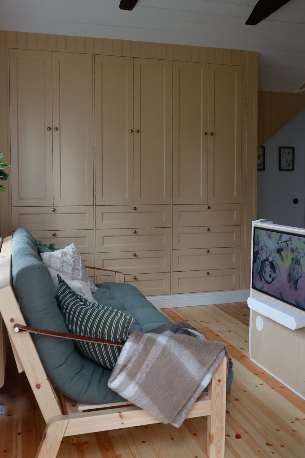 gul garderob ikea pax 75 cm